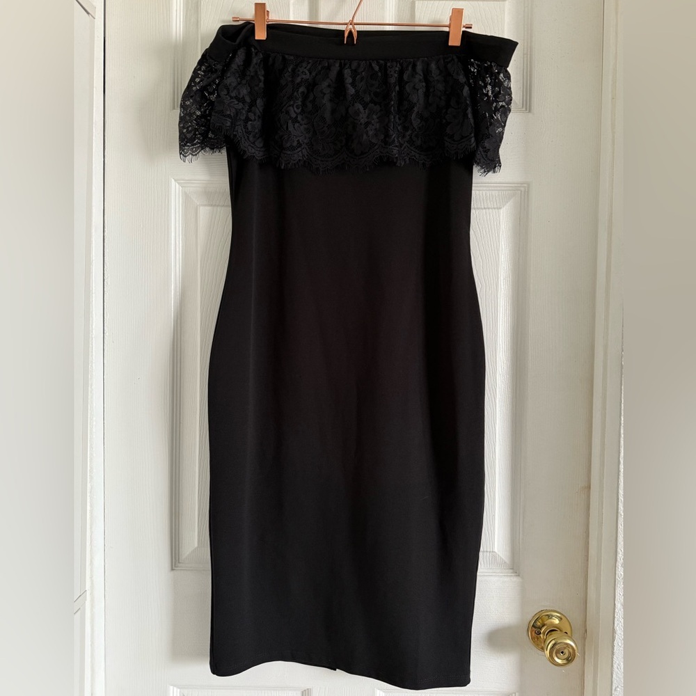 Formal Black Off-Shoulder Sheath Cocktail Dress with Lace